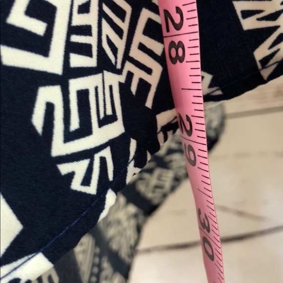 ✨✨ Host Pick ✨✨Navy and white kimono - Picture 5 of 6